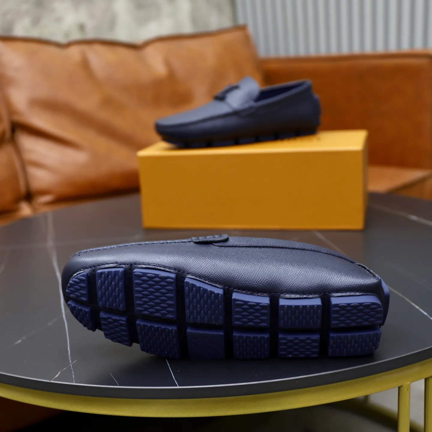 Ex-factory price: 480💰【LV】Louis Vuitton ⚠️High-end men’s driving and pedal series ⚠️38-44 (customized for 45) ⚠️All original cowhide leather! Thick and soft! Made entirely of calfskin lining! Rubber sheet anti-slip beanie sole! Three-dimensional package technology! Fashionable and classic! Handicrafts! Original high quality! Feel free to compare!